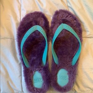 UGG Shoes - Ugg Fluffy Flip Flop UGG Shoes - Ugg Fluffy Flip Flop